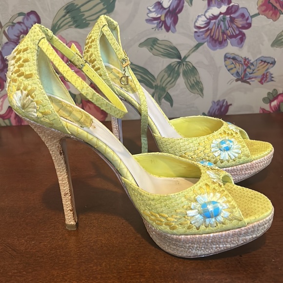 Vintage yellow Dior heels - Picture 2 of 3